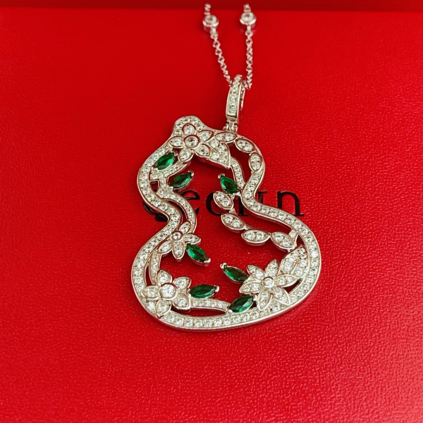 키린 Qeelin 목걸이