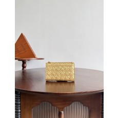 보테가 베네타 Bottega Veneta 667468 Medium Bi-Fold Zip Wallet 14.5cm