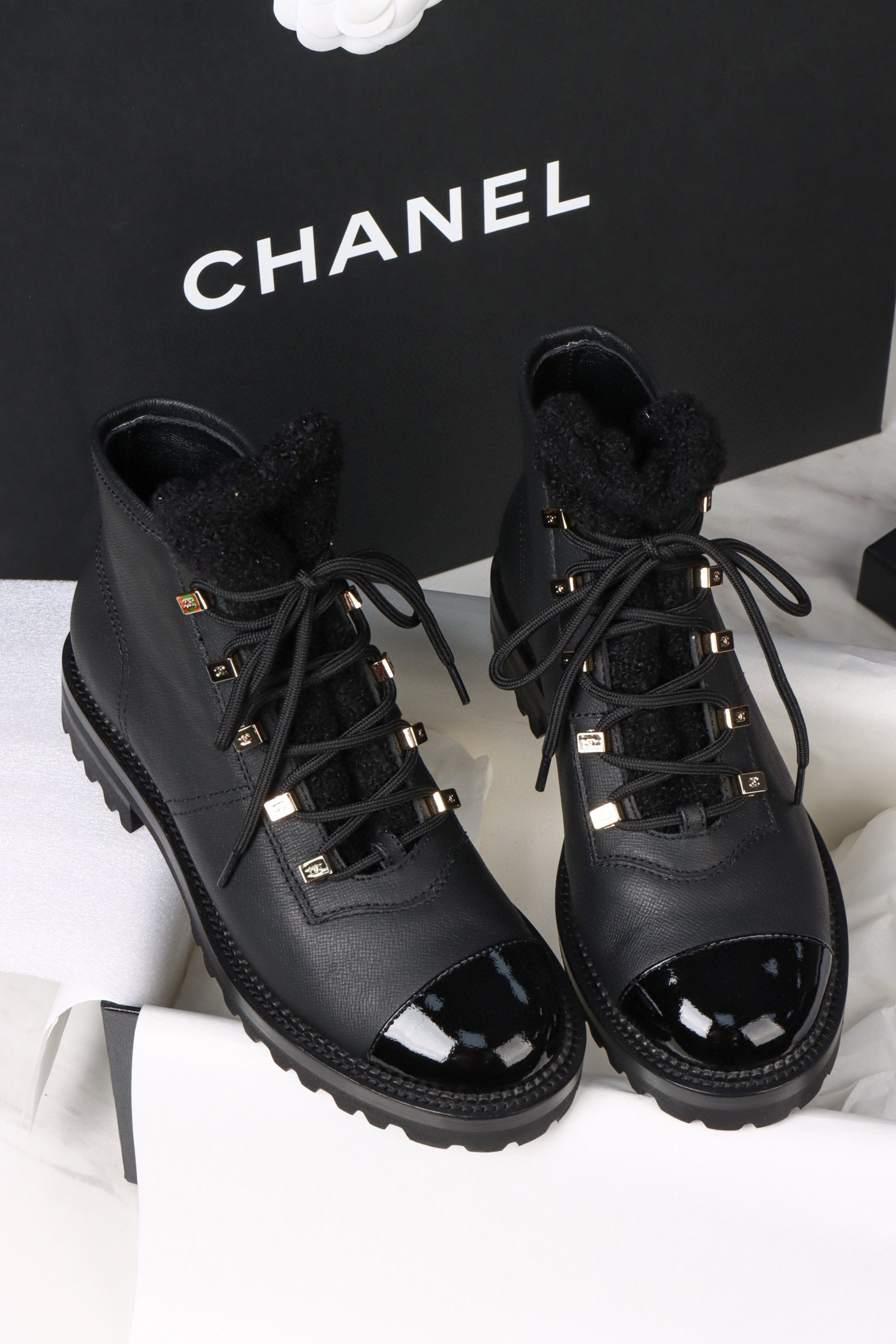 샤넬 CHANEL 24N 레이스업 Black