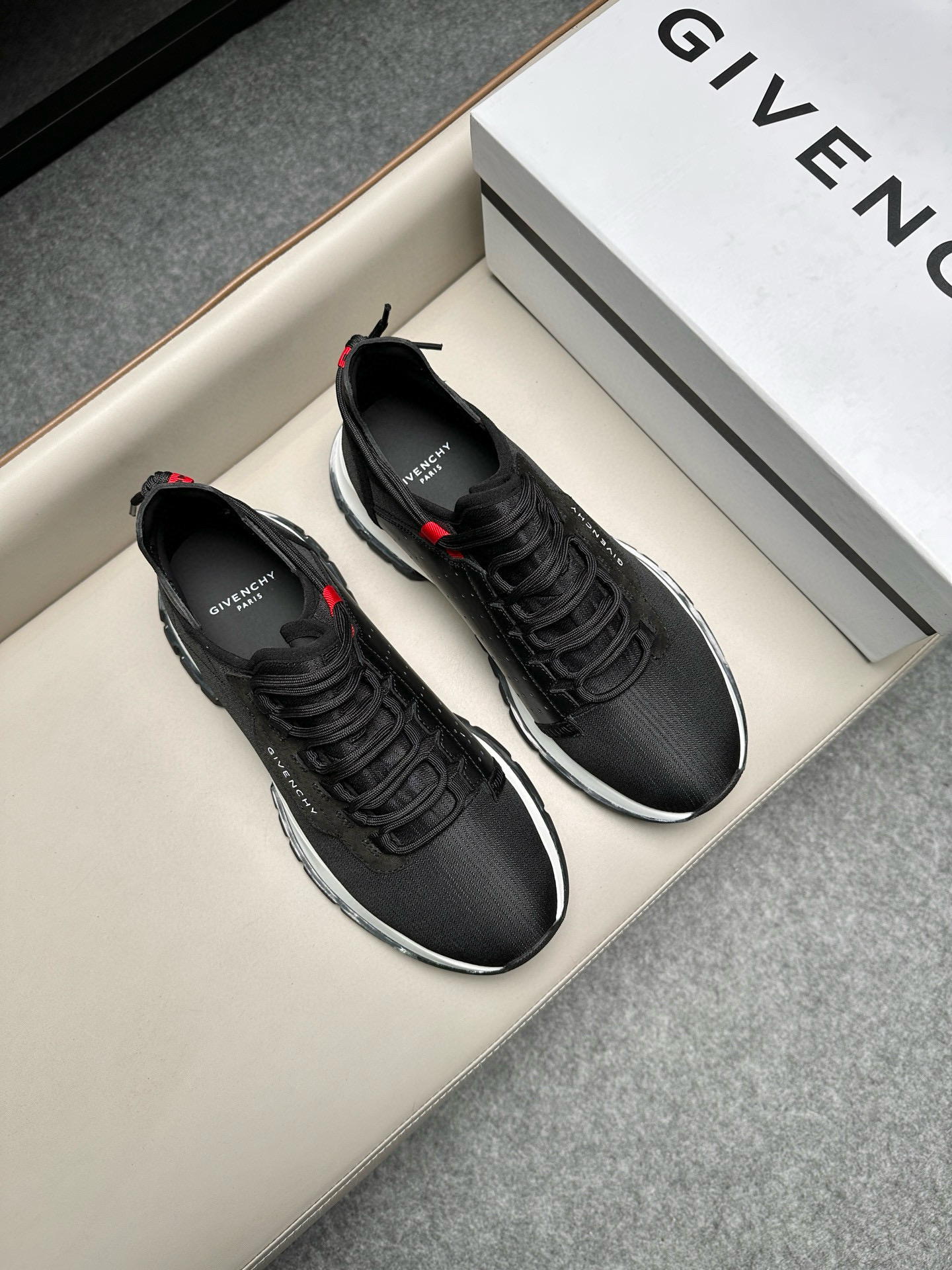 지방시 Givenchy 스니커즈