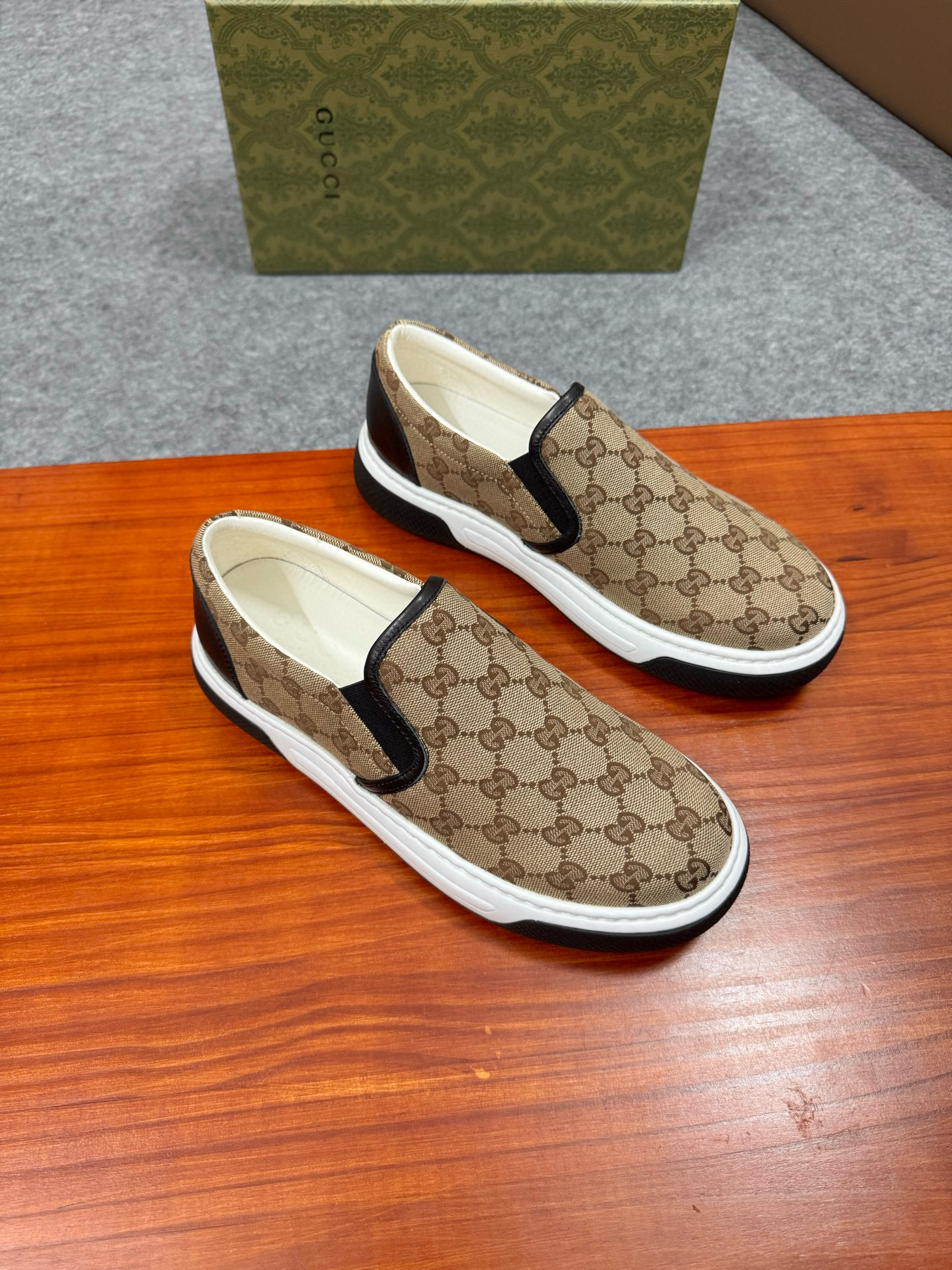 구찌 Gucci 스니커즈