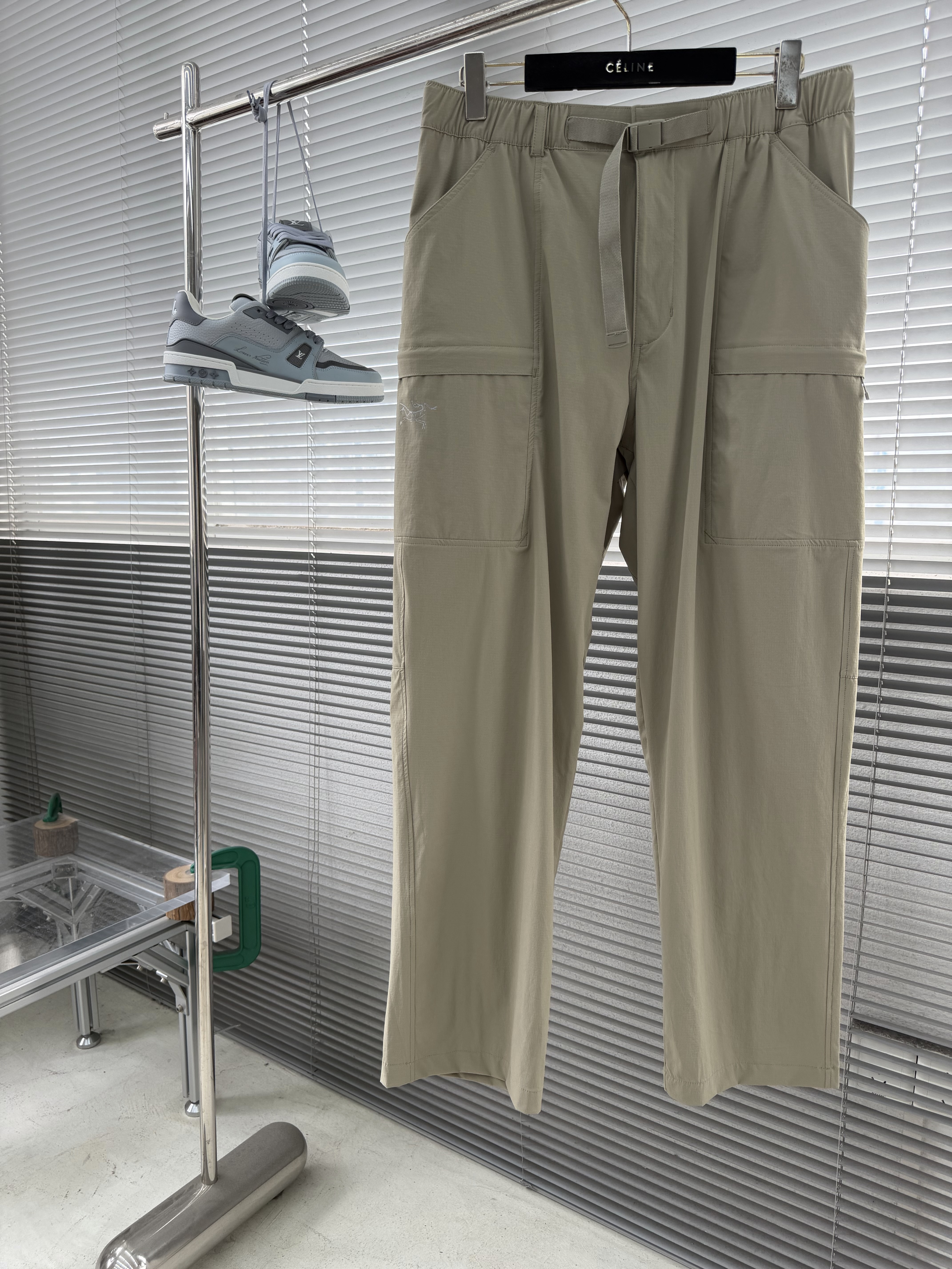 아크테릭스 ARC'TERYX 바지