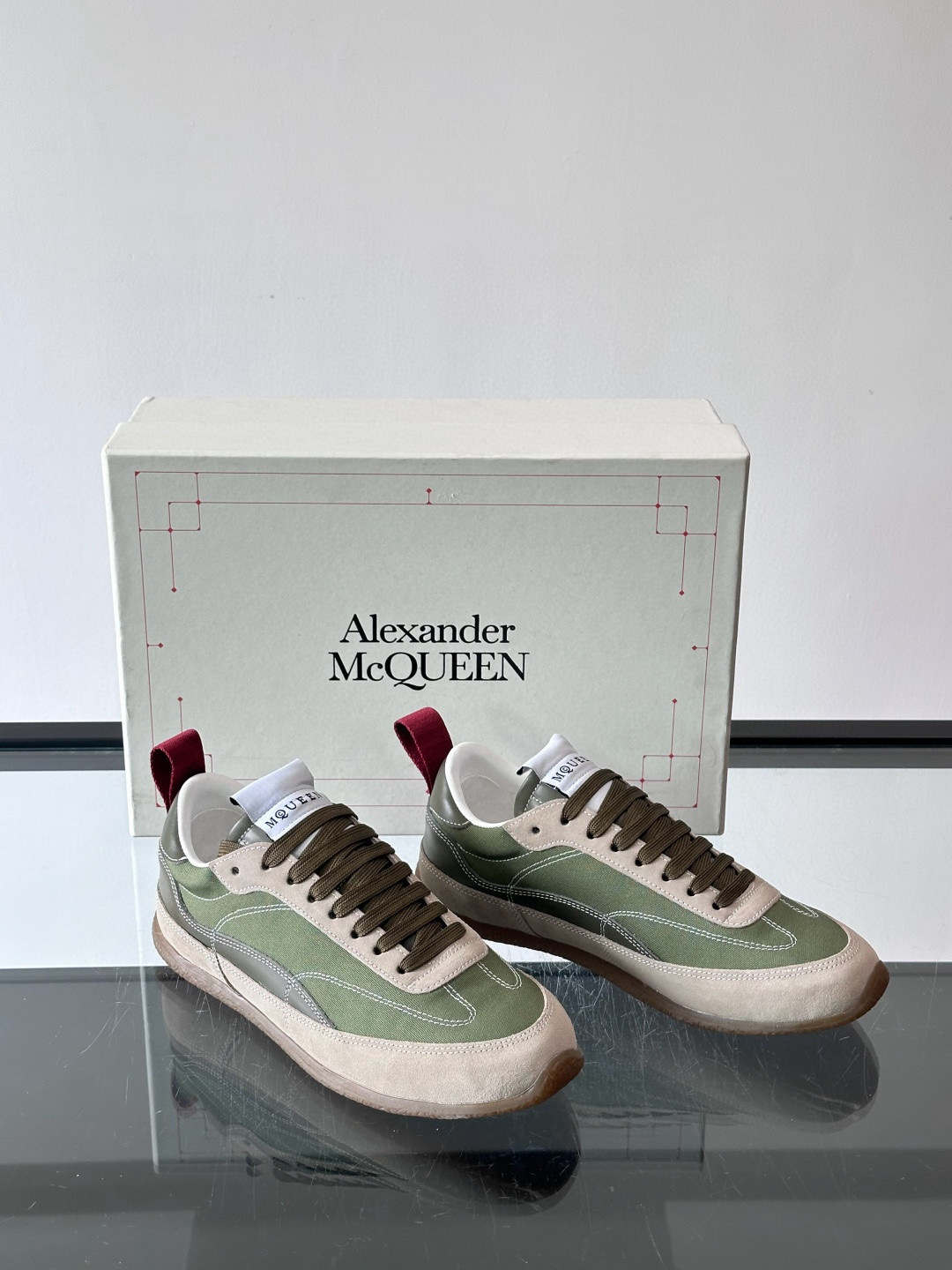 Alexander McQueen 스니커즈