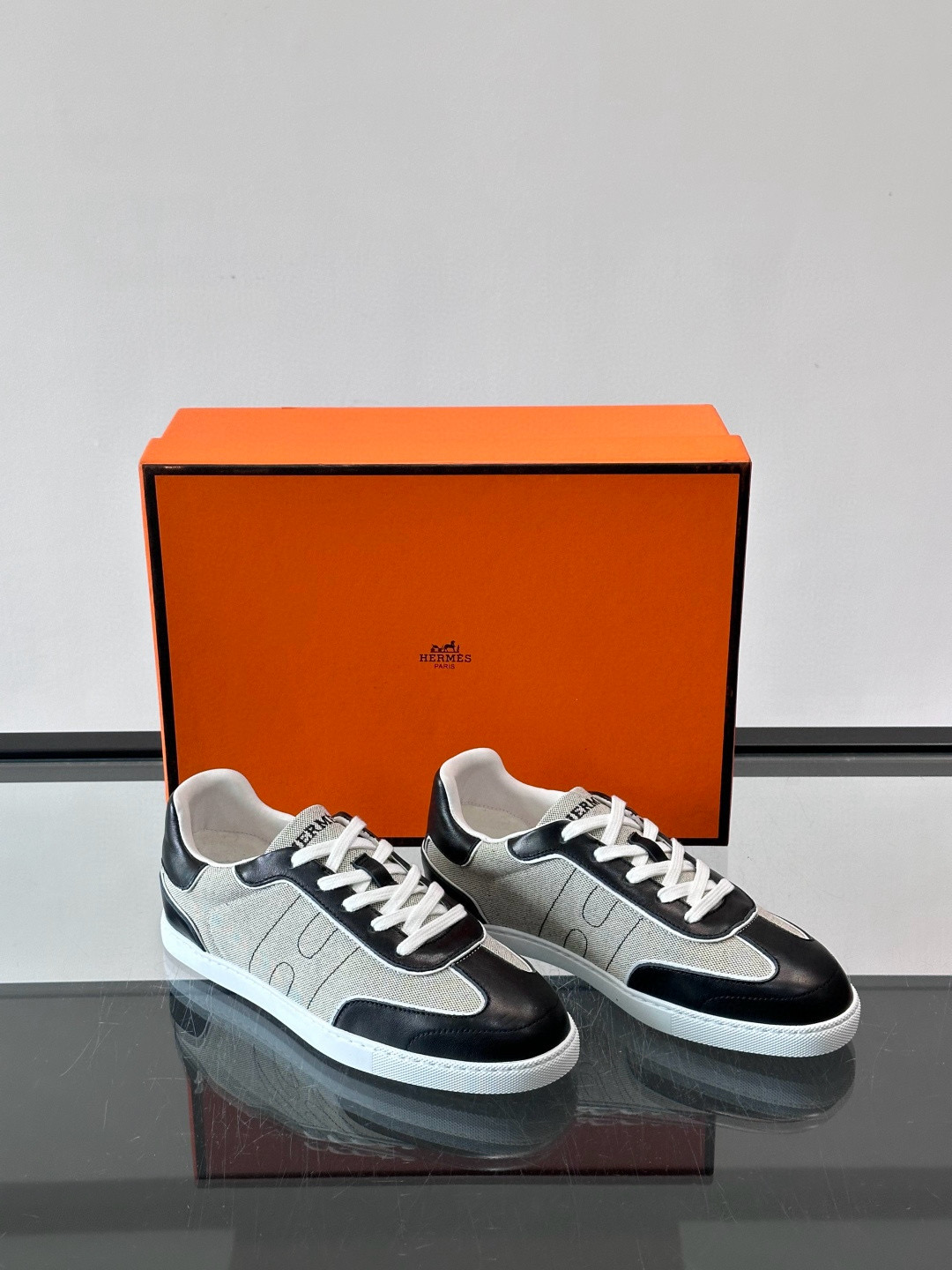 에르메스 Hermes 스니커즈