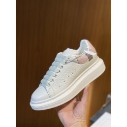 Alexander McQueen 스니커즈