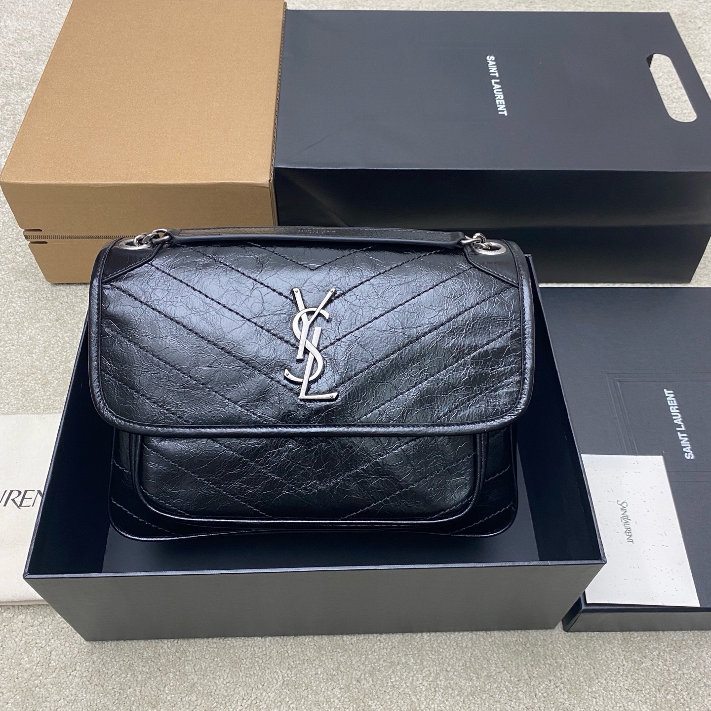 생로랑 Saint laurent YSL 633158 NIKI MEDIUM IN VINTAGE LEATHER Black silver 28cm